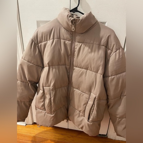 GIRLFRIEND COLLECTIVE SMALL Limestone Puffer - Picture 4 of 4